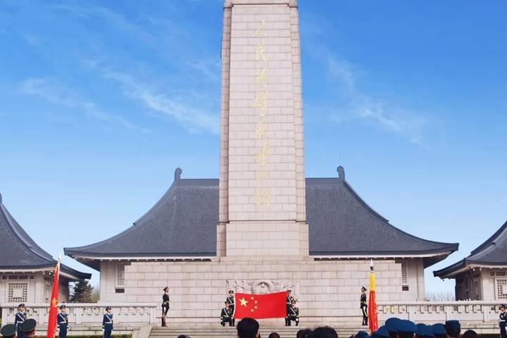 【党史学习教育】学校组织国旗护卫队前往天津市烈士陵园进行"缅怀